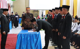 Bawaslu Tanah Bumbu Lantik 157 PDK (Pengawas Keluraha/Desa)