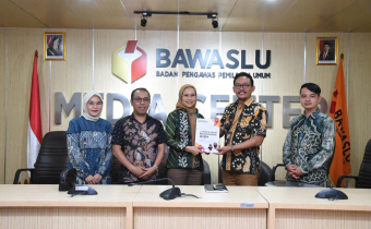 Penyerahan Laporan